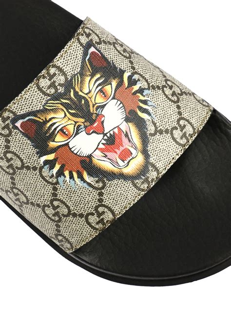 Gucci Angry Cat GG Supreme Slides 